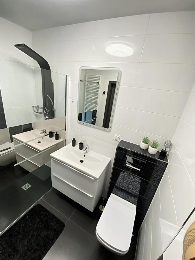 Apartament Sloneczny Apartment Jelenia Gora Luaran gambar