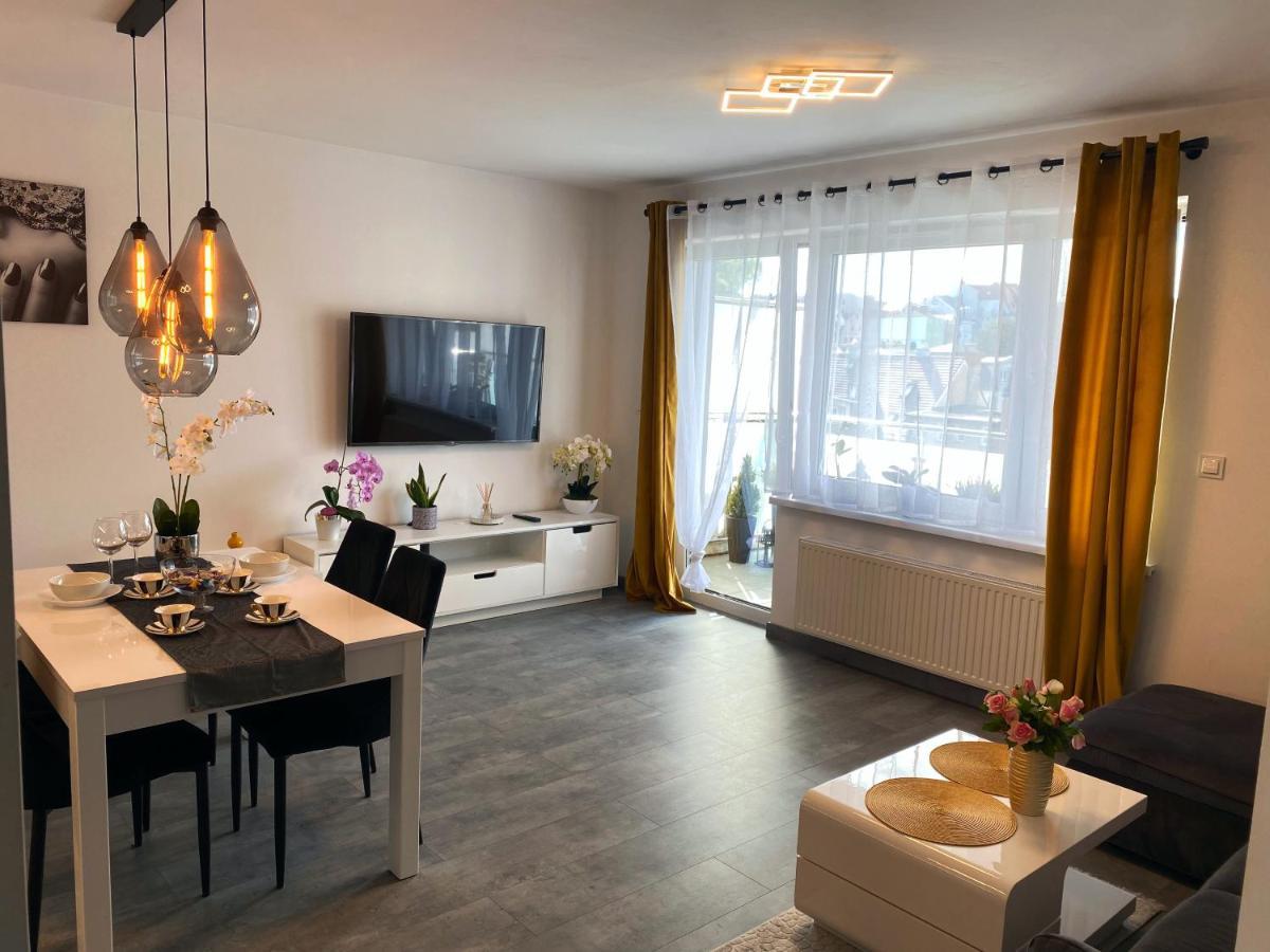 Apartament Sloneczny Apartment Jelenia Gora Luaran gambar